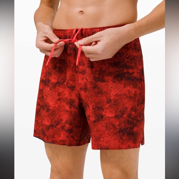 Men’s Lululemon Pace Breaker 9” Lined Red Patterned Shorts - Picture 3 of 14